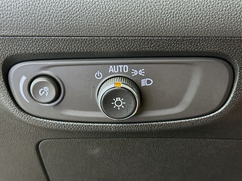 Used 2025 Buick Encore GX Preferred FWD image 17