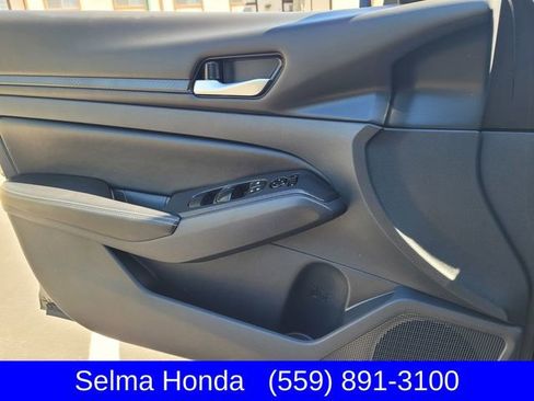 Used 2025 Nissan Altima 2.5 SV image 13