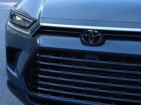 Used 2025 Toyota Grand Highlander XLE image 13