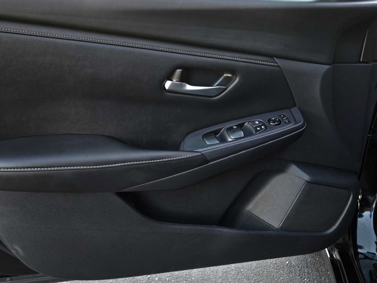 Used 2024 Nissan Sentra SV FWD image 9