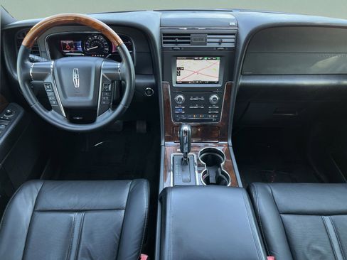 Used 2015 Lincoln Navigator 2WD image 9