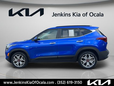 Certified 2021 Kia Seltos SX w/ SX Sunroof Package AWD/4WD image 6