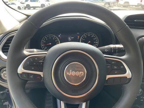 Used 2021 Jeep Renegade Latitude AWD/4WD image 29