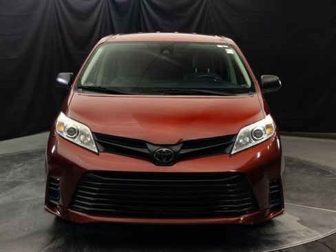 Used 2020 Toyota Sienna L FWD image 4