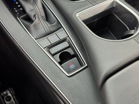 Used 2019 Toyota Avalon XLE w/ Moonroof Package image 28