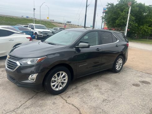 Used 2021 Chevrolet Equinox LT FWD image 3