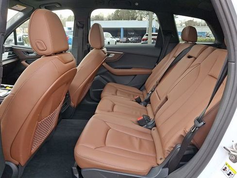 Used 2025 Audi Q7 3.0T Premium Plus image 12