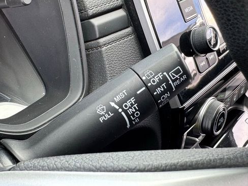 Used 2018 Honda CR-V LX image 29