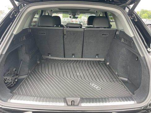 Used 2025 Audi Q5 Premium w/ Convenience Package AWD/4WD image 9