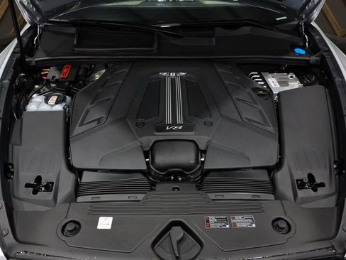 Used 2022 Bentley Bentayga image 18