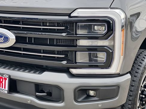 Used 2025 Ford F250 Platinum AWD/4WD image 8