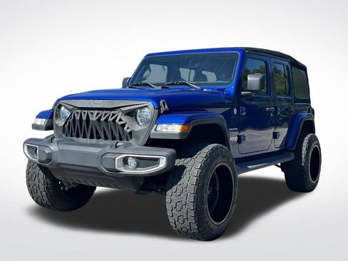 Used 2020 Jeep Wrangler Unlimited Sahara AWD/4WD image 2