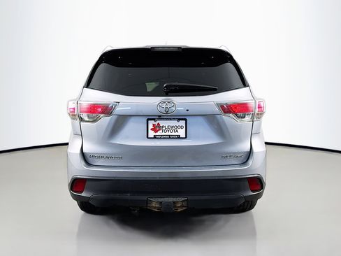 Used 2016 Toyota Highlander XLE AWD/4WD image 6