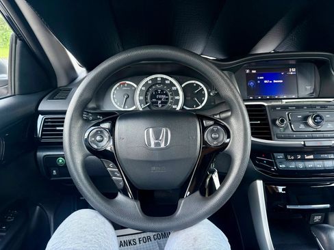 Used 2017 Honda Accord LX image 28