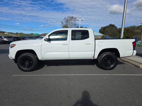 Used 2023 Toyota Tacoma SR image 7