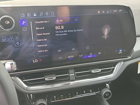 New 2026 Chevrolet Equinox EV LT w/ LPO, Blackout Package FWD image 31