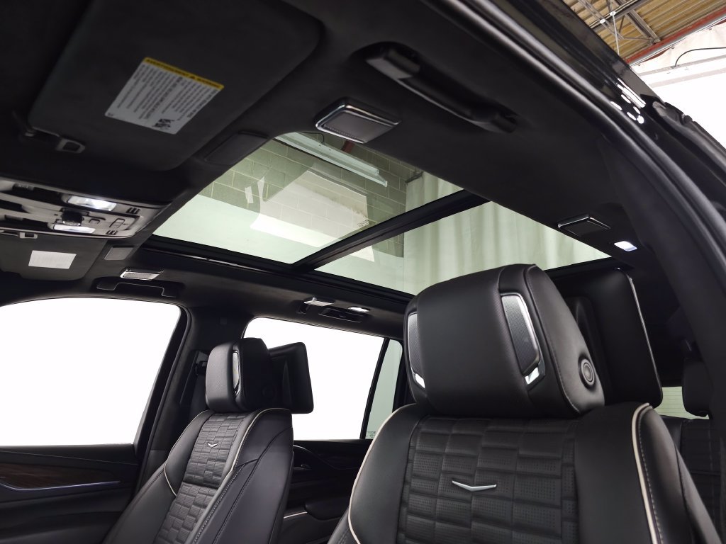 Used 2021 Cadillac Escalade ESV Premium Luxury Platinum AWD/4WD image 18