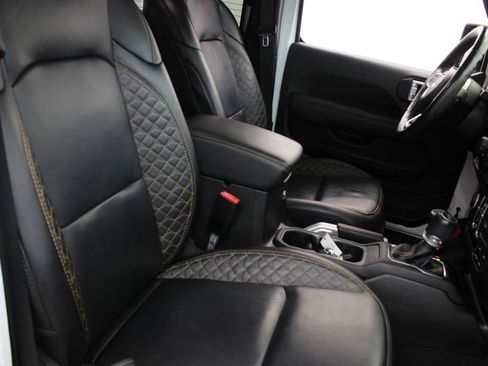 Used 2021 Jeep Wrangler Unlimited Sahara AWD/4WD image 23