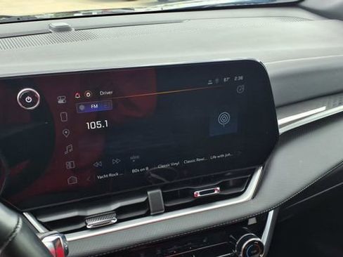 Used 2025 Chevrolet Equinox LT image 24