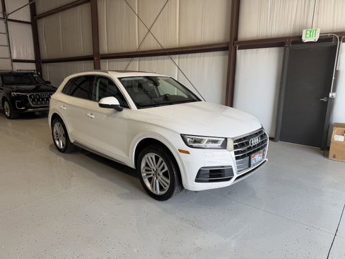 Used 2018 Audi Q5 2.0T Premium Plus w/ Premium Plus Package AWD/4WD image 1