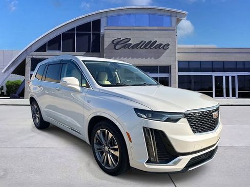 Used 2023 Cadillac XT6 Premium Luxury w/ Technology Package image 3