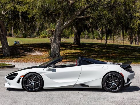 Used 2024 McLaren 750S Spider RWD image 4