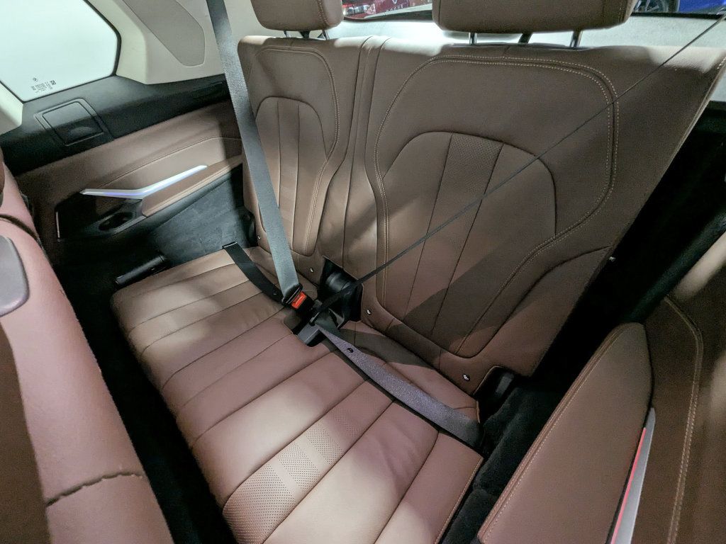 Used 2021 BMW X7 xDrive40i w/ Premium Package AWD/4WD image 50