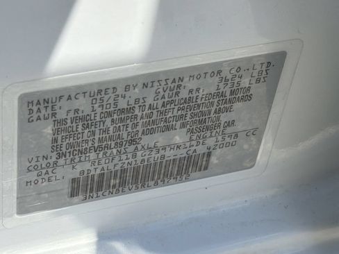 Used 2024 Nissan Versa SV FWD image 29