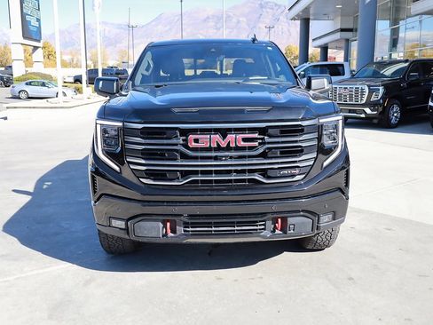 Used 2025 GMC Sierra 1500 AT4 w/ AT4 Premium Package image 9
