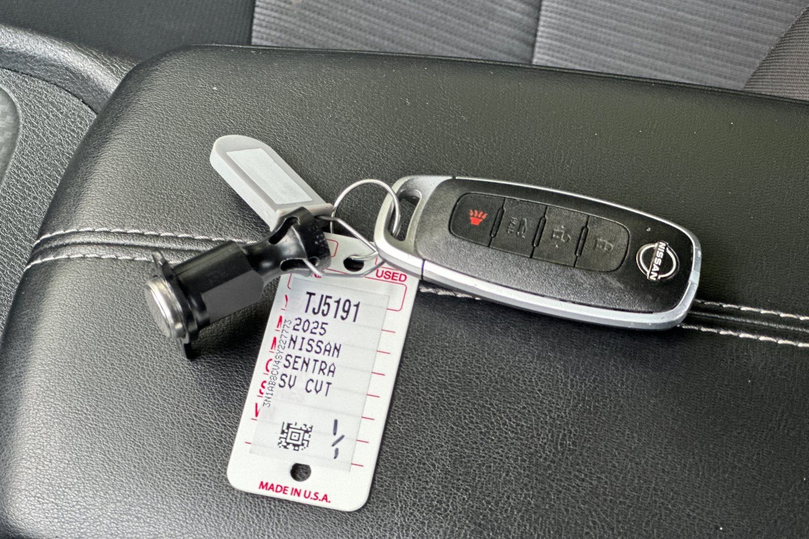Used 2025 Nissan Sentra SV FWD image 30