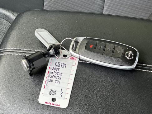 Used 2025 Nissan Sentra SV FWD image 30