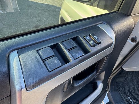 Used 2013 Toyota 4Runner Limited image 11