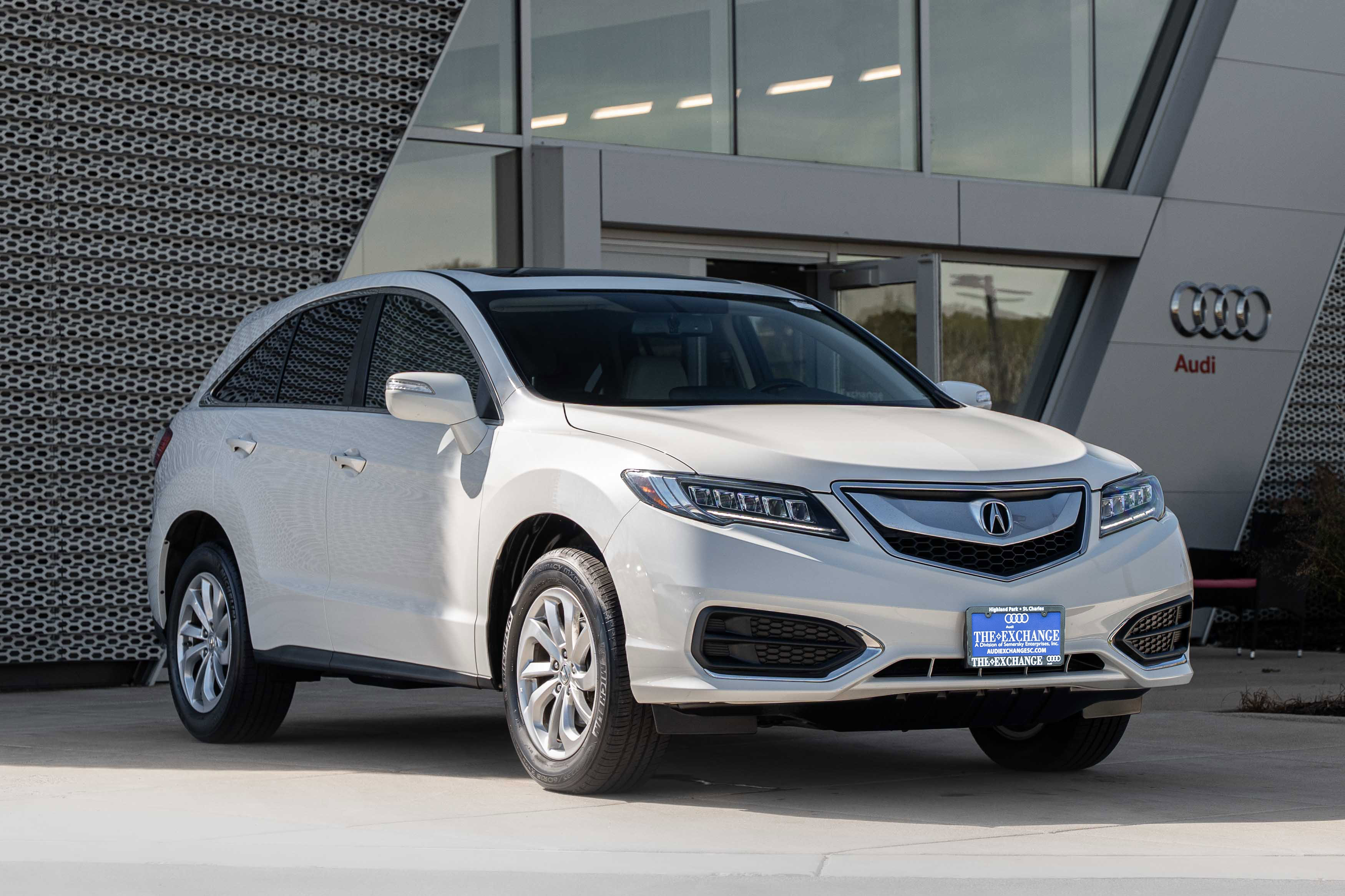 Used 2018 Acura RDX w/ Technology Package AWD/4WD image 1