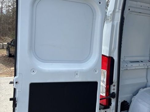 Used 2025 RAM ProMaster 2500 w/ Convenience Group image 12