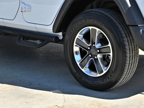 Used 2021 Jeep Wrangler Unlimited Sport AWD/4WD image 9