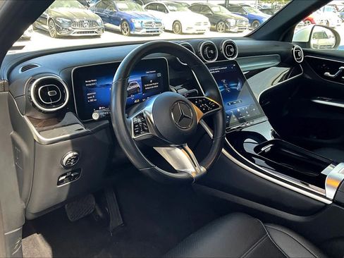 Used 2024 Mercedes-Benz GLC 300 4MATIC image 17