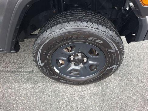 Used 2020 Jeep Wrangler Sport image 25