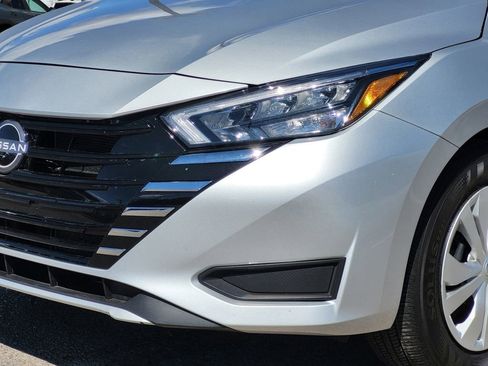 Used 2025 Nissan Versa S image 5