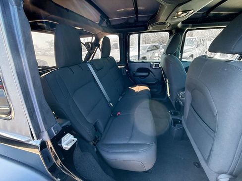 Used 2021 Jeep Wrangler Unlimited Sport image 31
