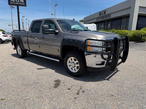 Used 2014 Chevrolet Silverado 2500 LT w/ Interior Plus Package AWD/4WD image 27