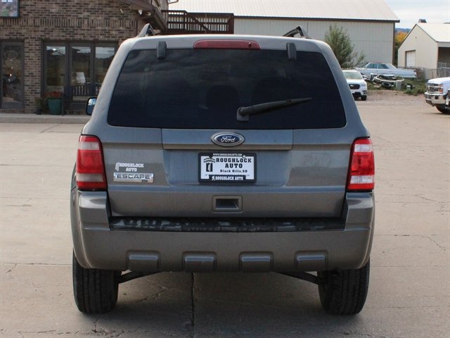 Used 2010 Ford Escape XLT AWD/4WD image 4