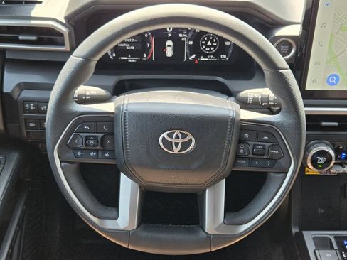 Used 2025 Toyota 4Runner Limited AWD/4WD image 14
