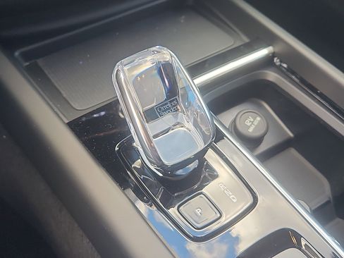 New 2026 Volvo XC60 B5 Ultra w/ Protection Package Premier image 20