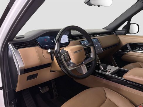 Certified 2024 Land Rover Range Rover Autobiography AWD/4WD image 9