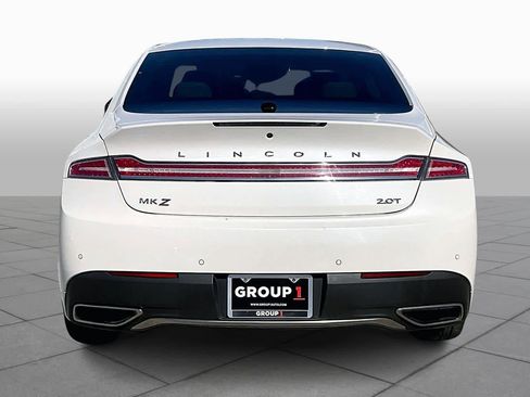 Used 2017 Lincoln MKZ Premiere image 4