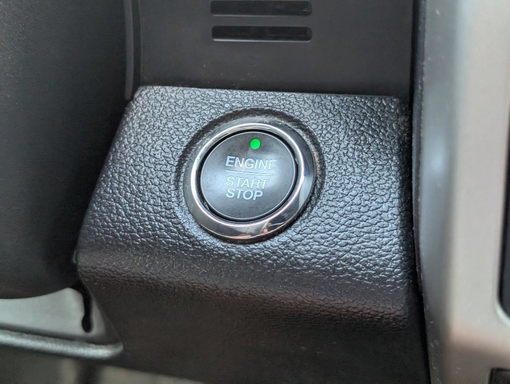 Used 2019 Ford F150 Lariat w/ Equipment Group 502A Luxury AWD/4WD image 17