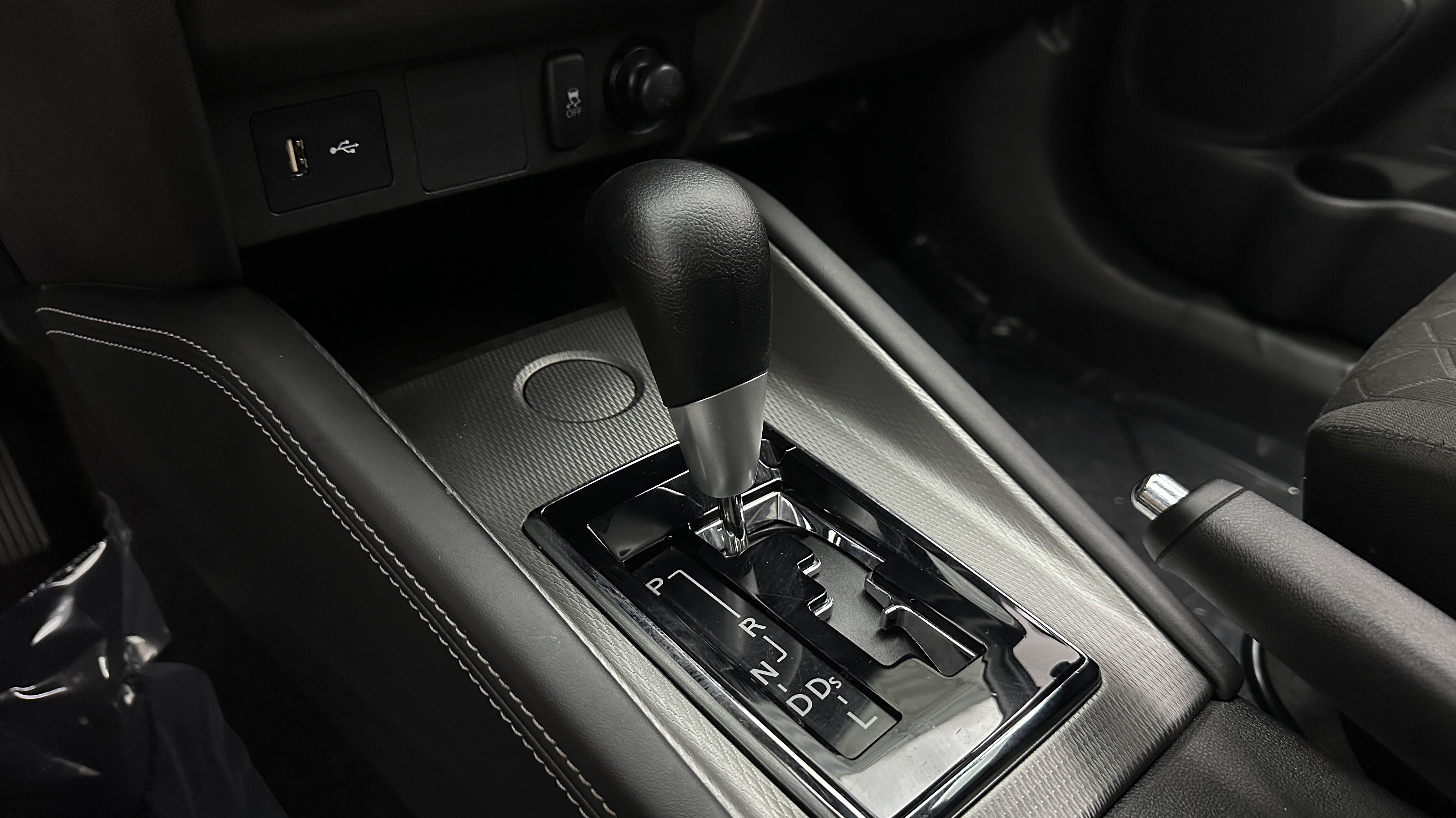 Used 2020 Mitsubishi Outlander Sport ES FWD image 14