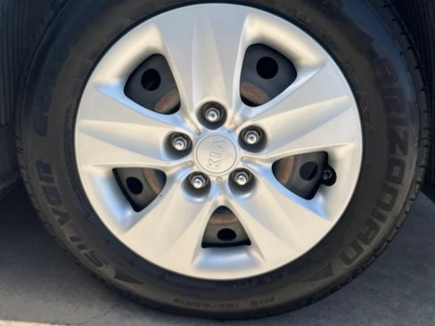 Used 2018 Kia Forte LX FWD image 25