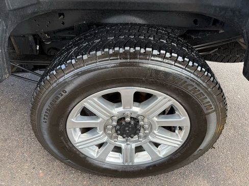 Used 2018 Ford F250 Limited w/ FX4 Off-Road Package AWD/4WD image 12