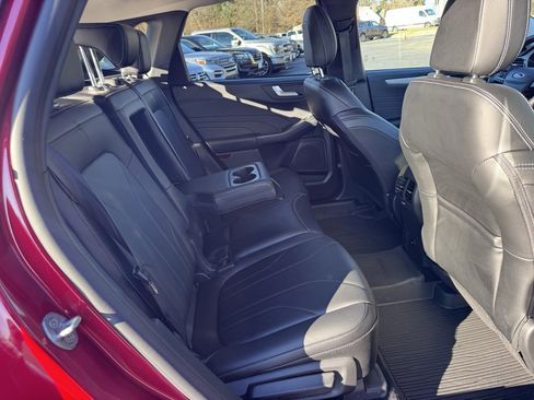 Used 2025 Ford Escape SE w/ PHEV Premium Package image 31